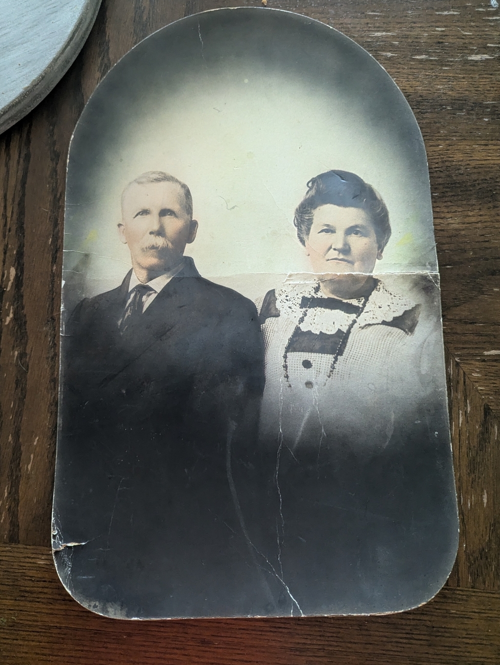 Antique Victorian Portrait Photograph Cabinet Card Couple Oval Top Sepia Photo